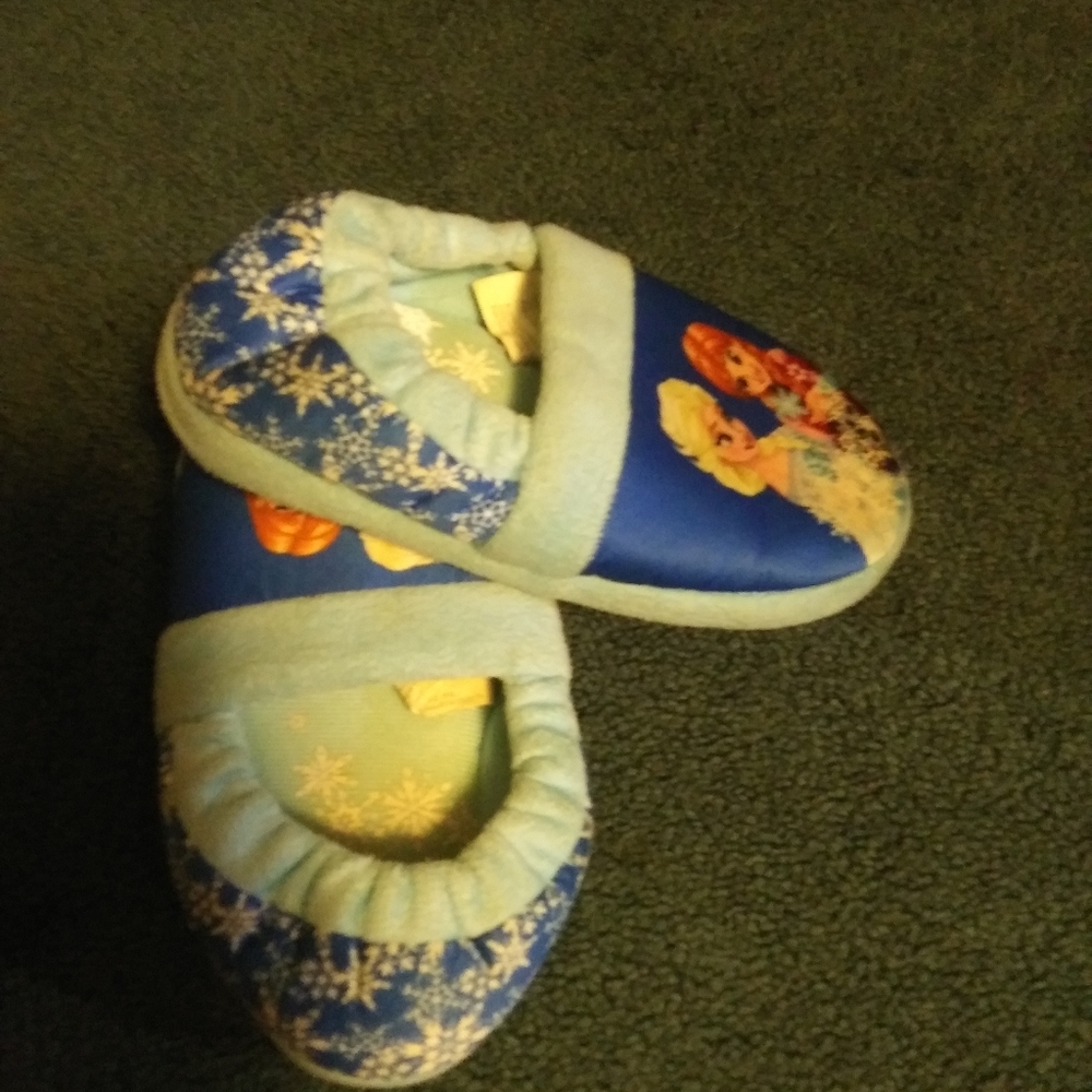 Slippers - Picture 3 of 3